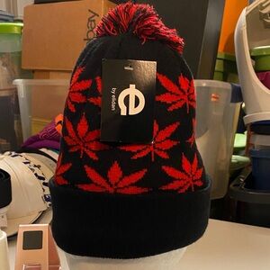 Elidan Men’s Red and Black Leaf Pattern Beanie Hat Cap